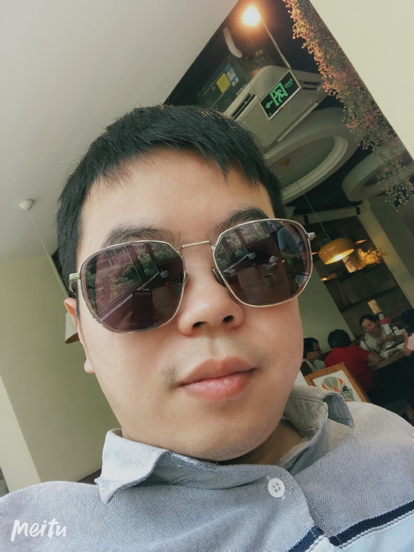 月台等路人的第一张照片--上杭相亲网