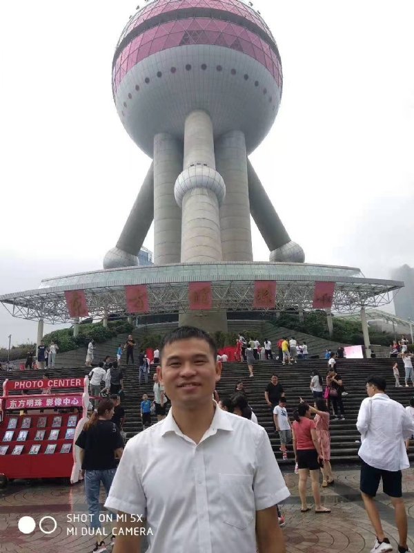 小猫吃老鼠的第一张照片--上杭相亲网